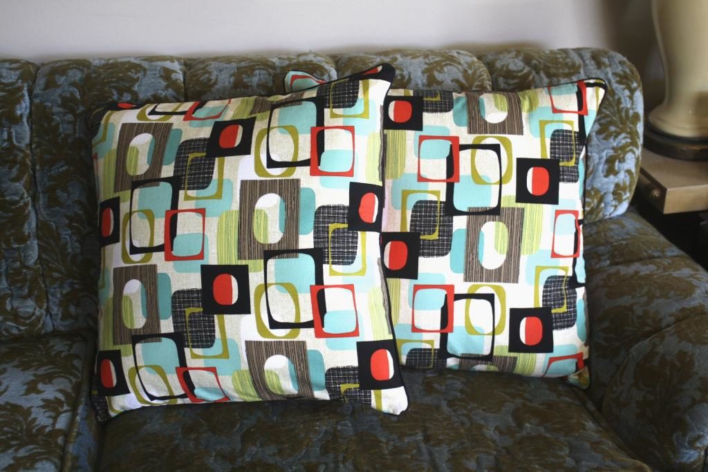 Throw Pillows Mint Green Sewing Machine